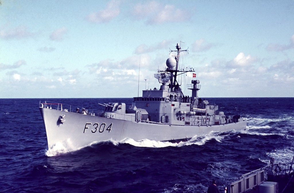 marine navy hdr fregat onderzeeer koopvaardij schip schepen defensie zeemacht vloot armada navo oorlog